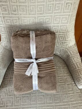 Modern Threads Damask Jacquard 6 Piece GreyTOWELS  With Embellished Border NWT